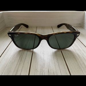 Ray-Ban New Wayfarer Sunglasses